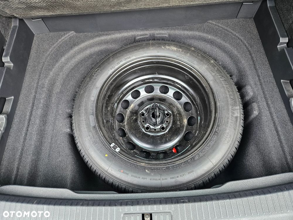 Volkswagen Golf 1.5 TSI BMT Evo IQ Drive DSG - 16