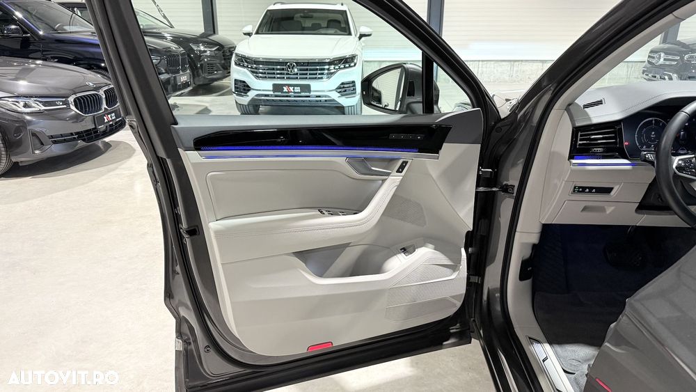 Volkswagen Touareg 3.0 V6 e-Hybrid 4Motion Aut. Elegance - 22