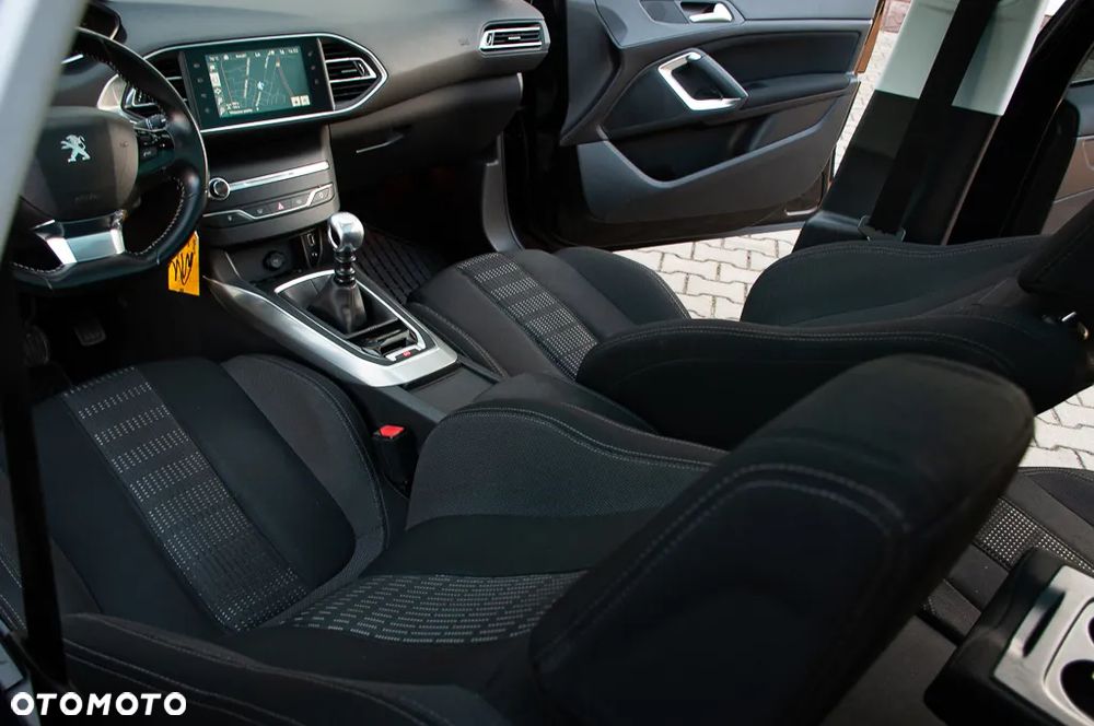 Peugeot 308 1.2 PureTech Active S&S - 32