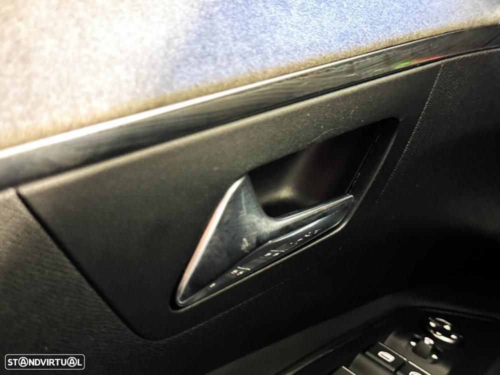 Peugeot 3008 1.6 Hybrid GT Pack e-EAT8 - 44