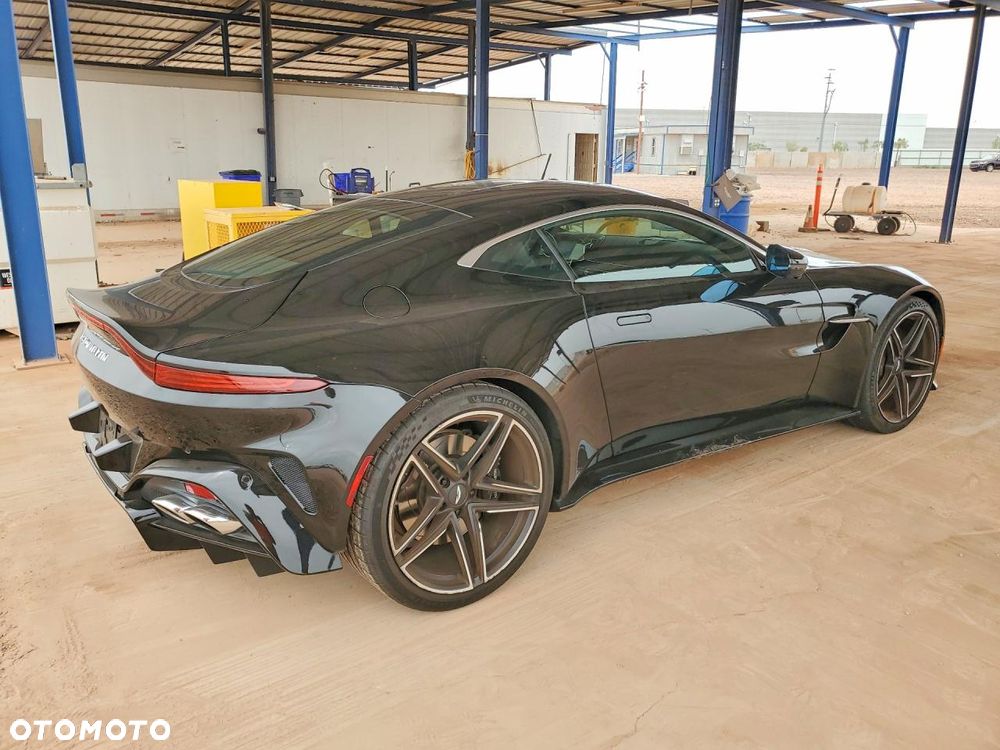 Aston Martin Vantage - 3