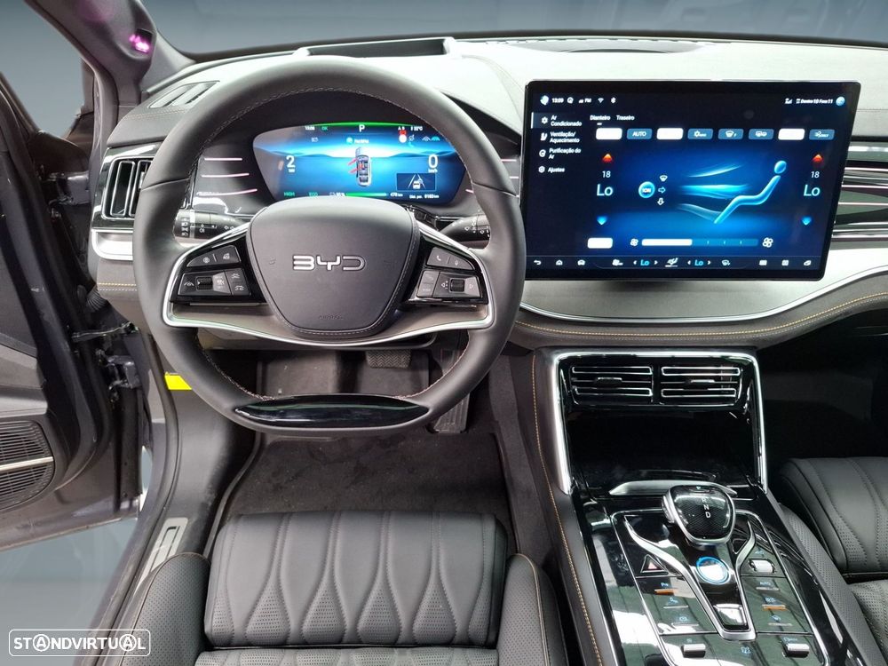BYD Tang 108.8 kWh AWD Flagship - 13