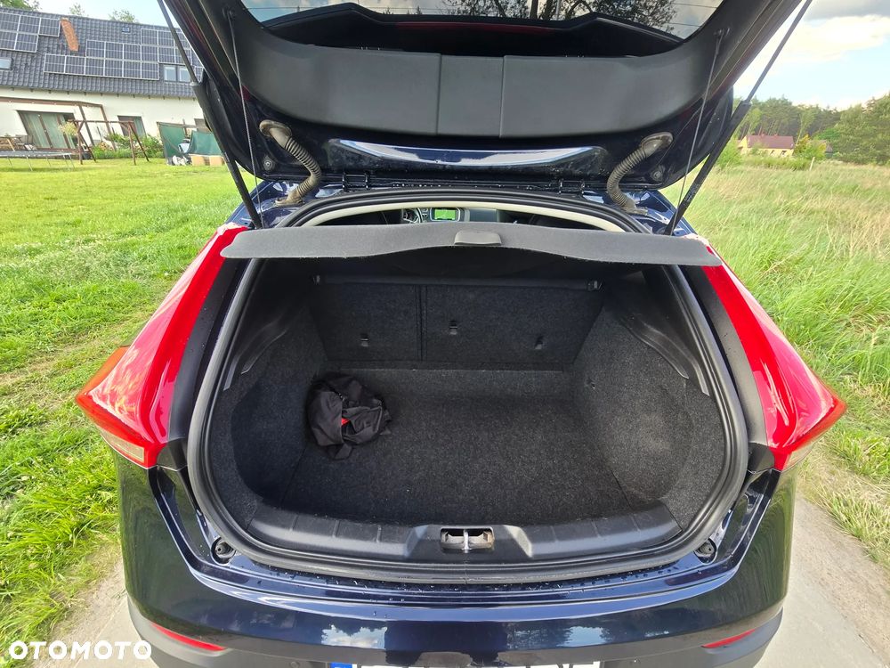 Volvo V40 D4 Geartronic Summum - 19