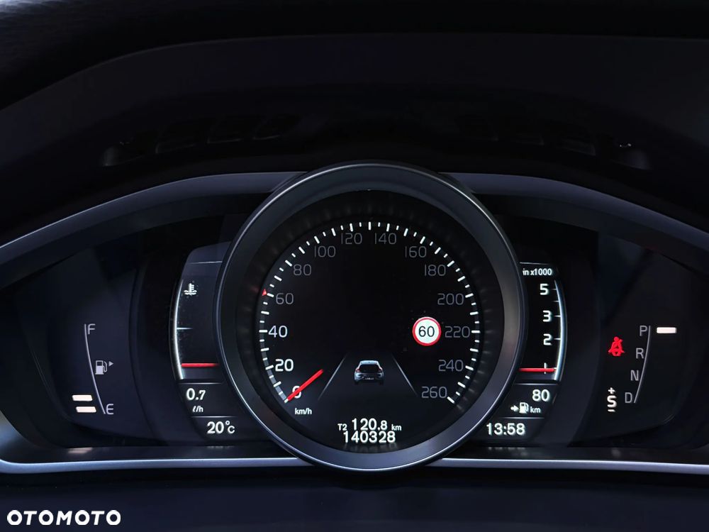 Volvo V40 D4 Geartronic Momentum - 22