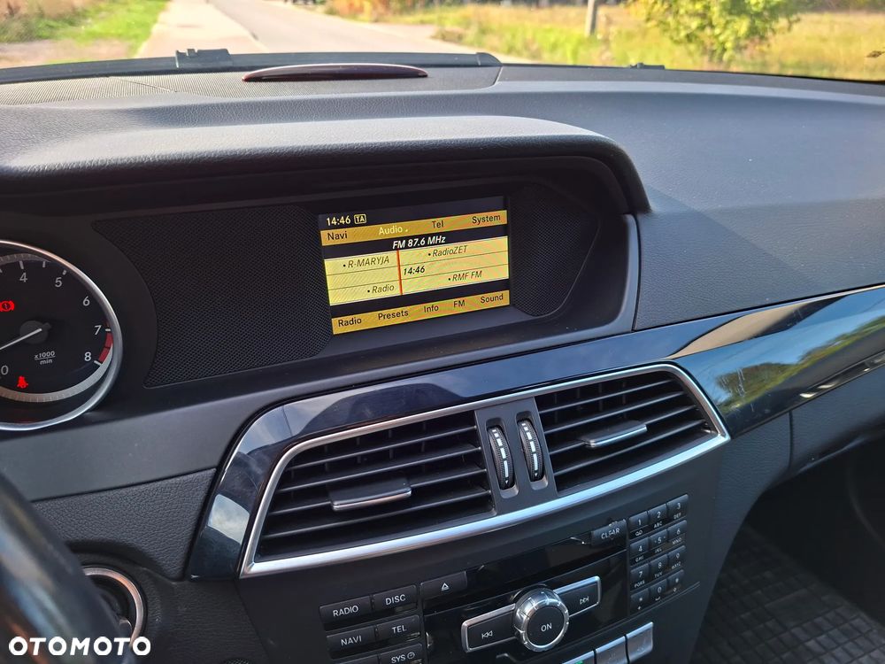 Mercedes-Benz Klasa C 180 CGI BlueEFFICIENCY - 27
