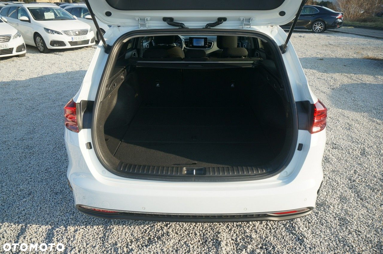 Kia Ceed 1.5 T-GDI M - 26
