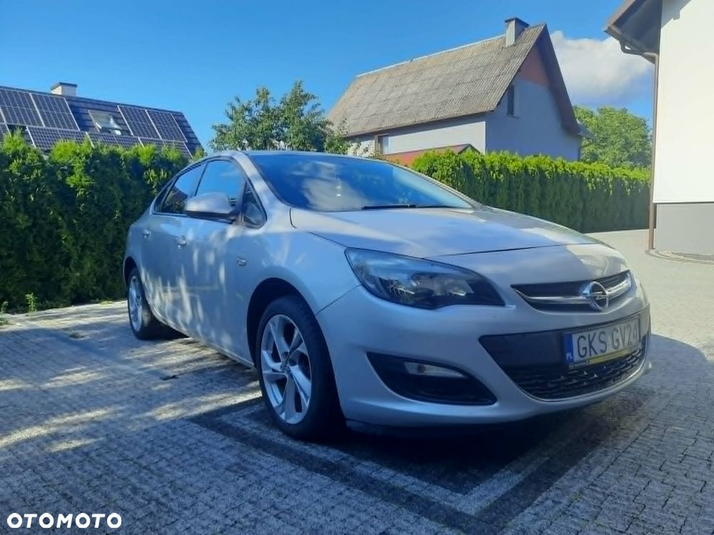 Opel Astra 1.4 T EU6 - 1