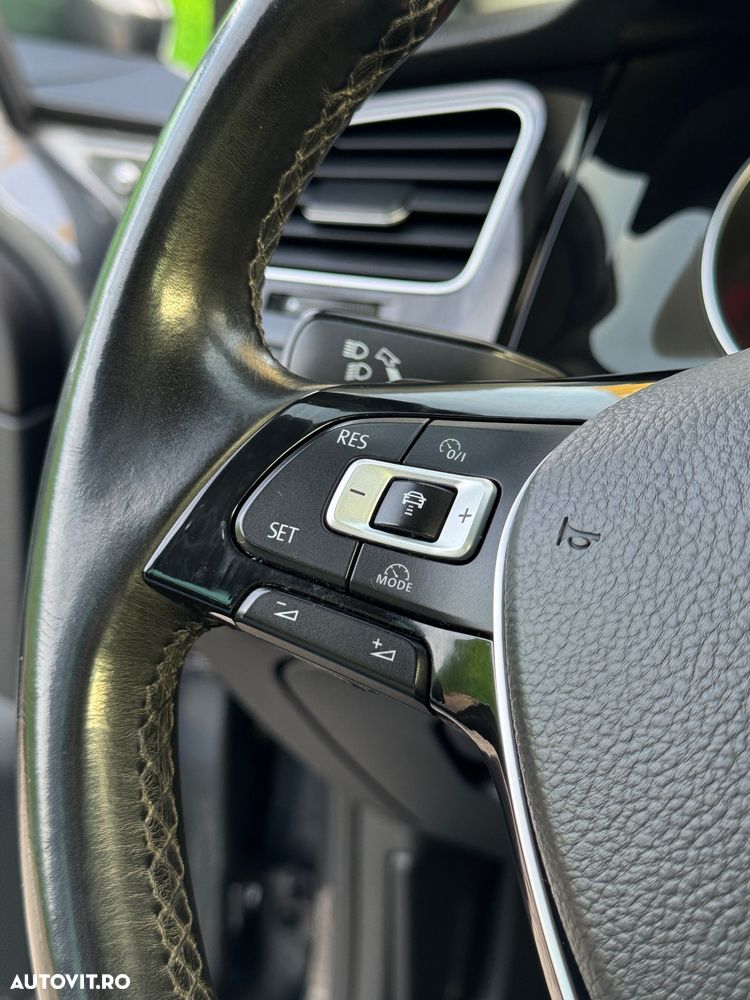 Volkswagen Golf 1.6 TDI DSG Sound - 17