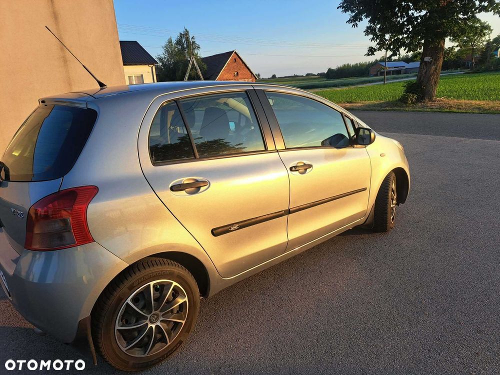 Toyota Yaris - 2