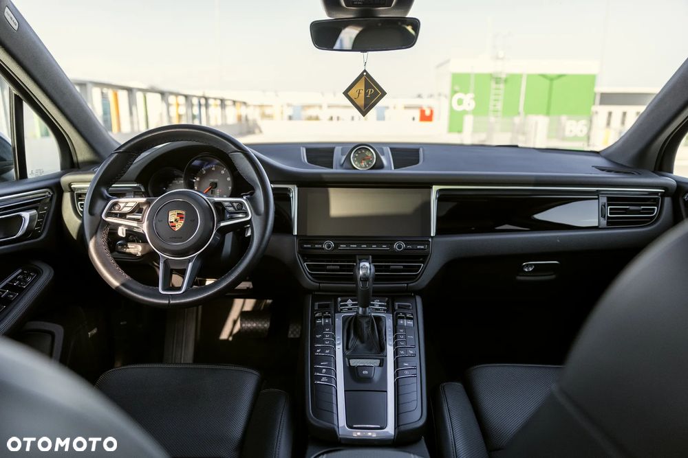 Porsche Macan - 22