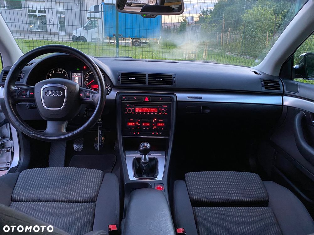 Audi A4 Avant - 13