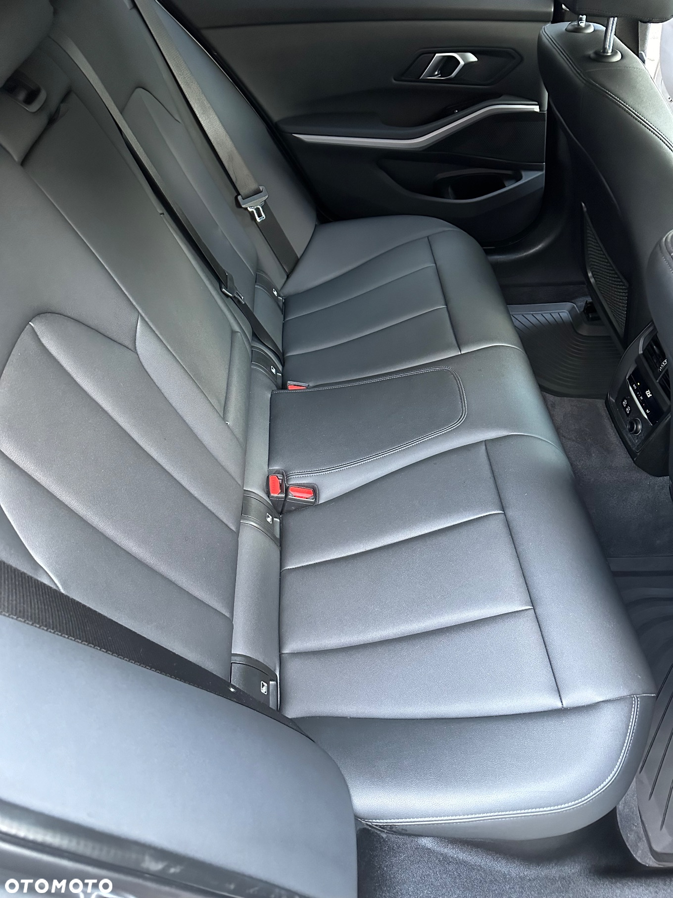 BMW Seria 3 318d Touring Sport Line - 28