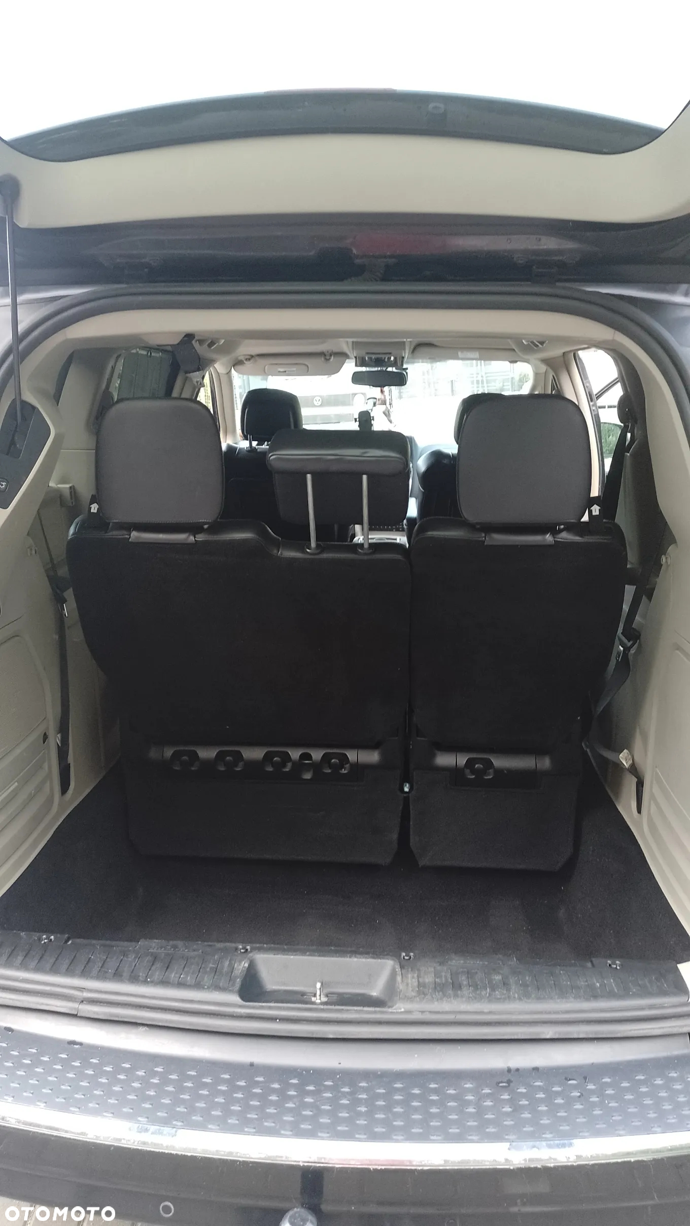 Lancia Voyager 3.6 Platinum - 26