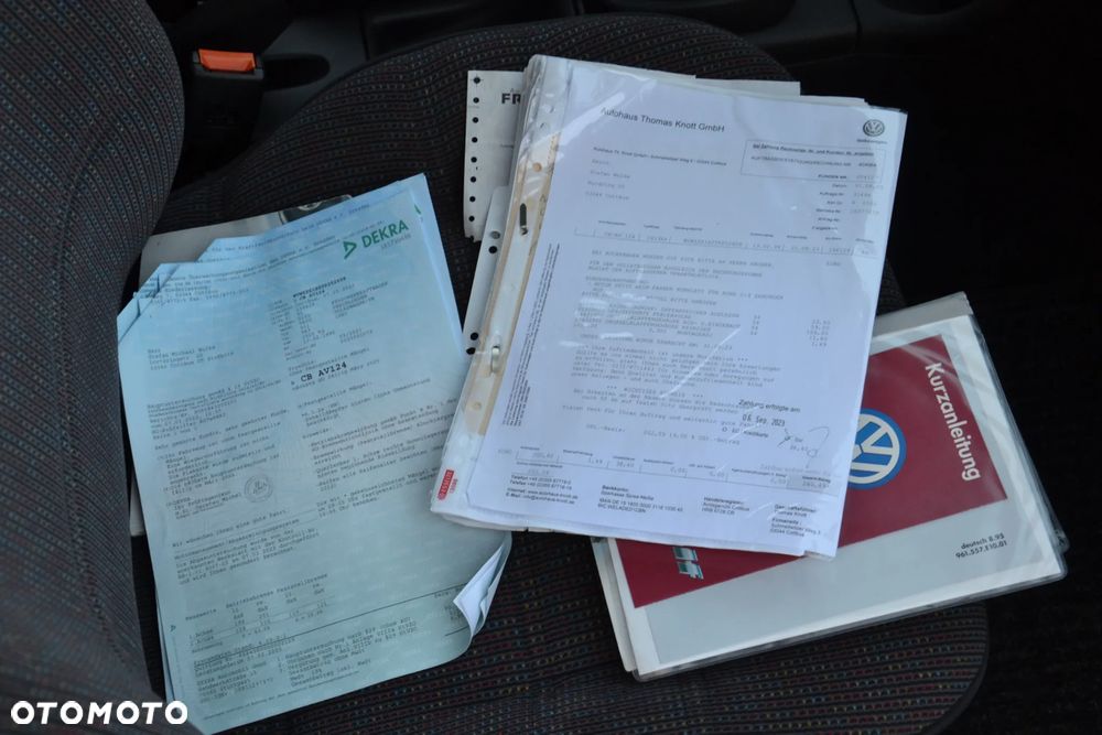 Volkswagen Golf 1.6 GL - 32