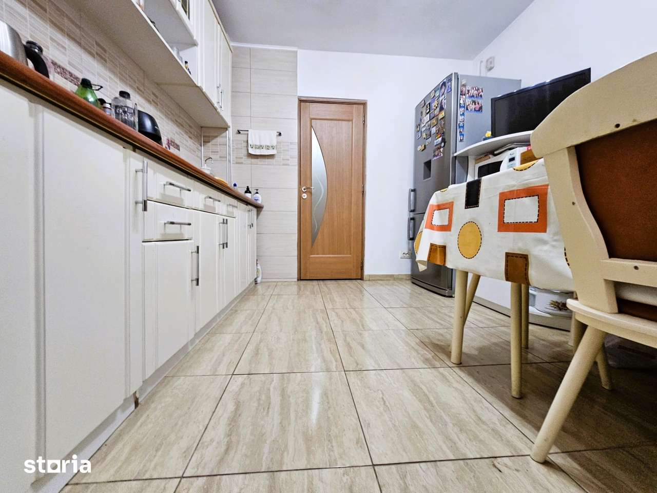 Apart. 4 Camere de Vânzare – Cart. E3, Etaj 3/4, Mobilat și Utilat — fotografia 3