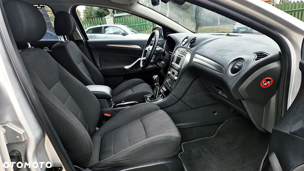 Ford Mondeo 2.0 Platinium X - 40