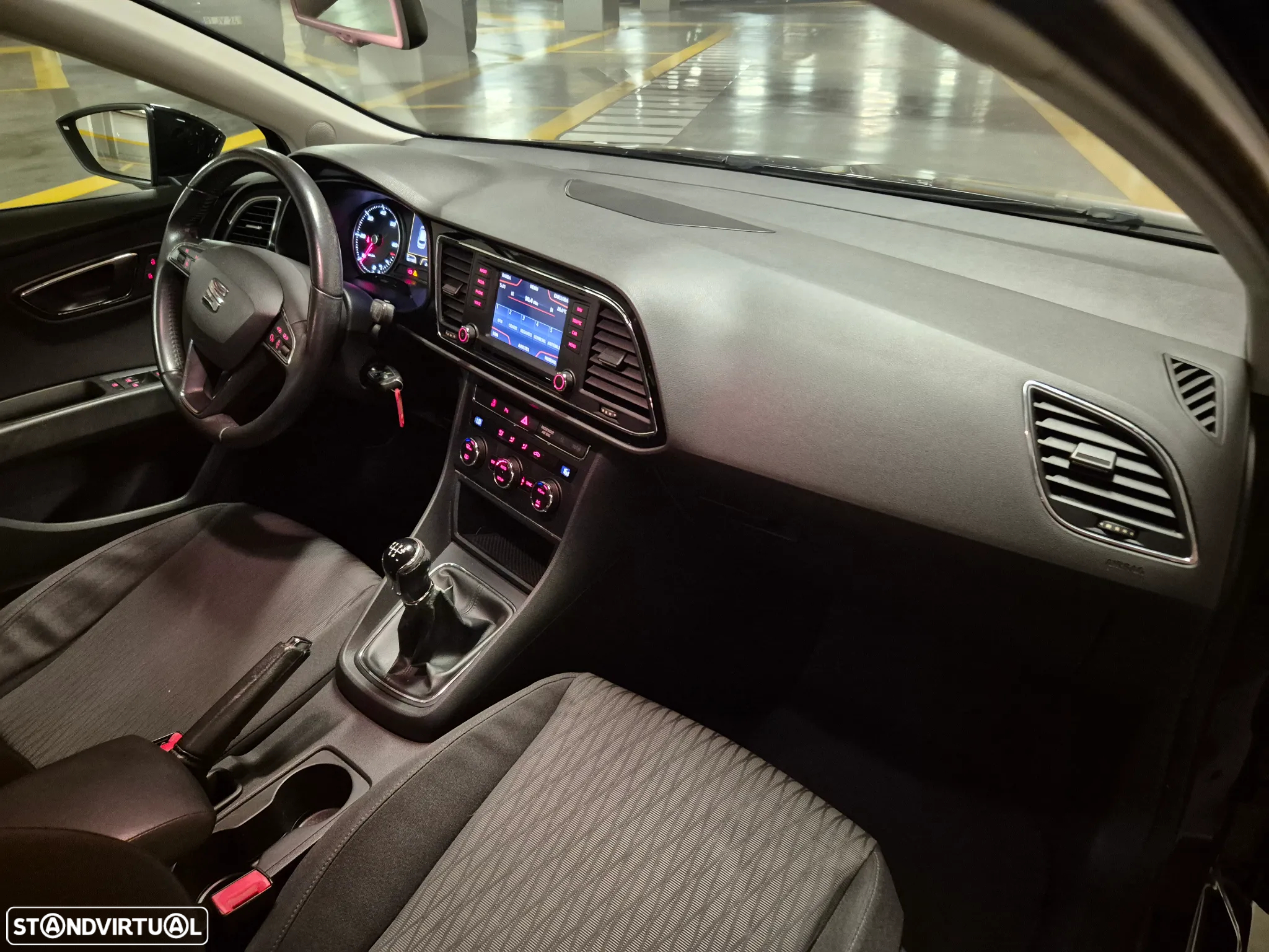 SEAT Leon ST 1.6 TDI Style Ecomotive - 41