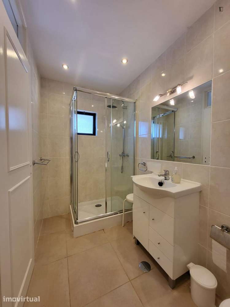 Apartamento com 3 quartos - localizado em Lagos - Grande imagem: 2/18