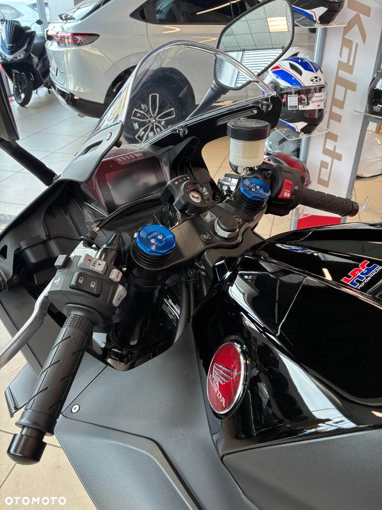 Honda CBR - 8