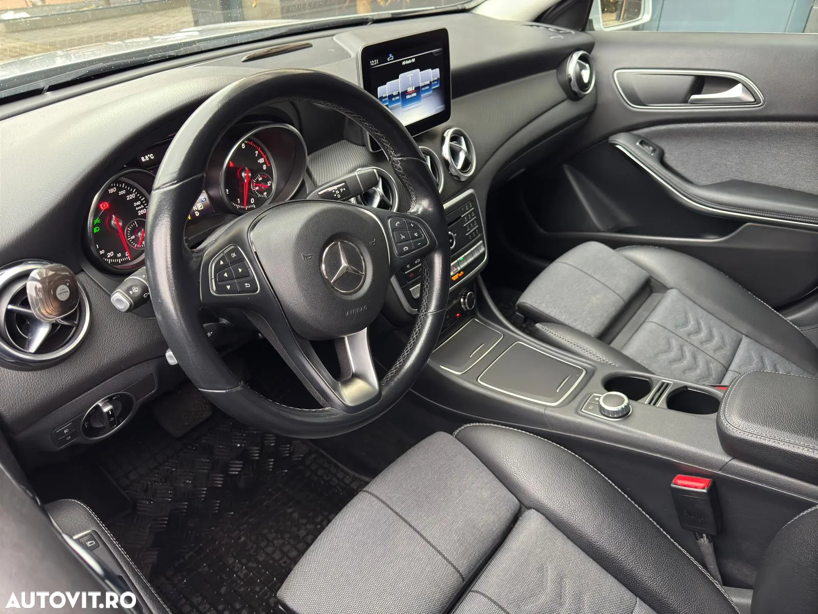 Mercedes-Benz GLA 250 4Matic 7G-DCT Peak Edition - 24