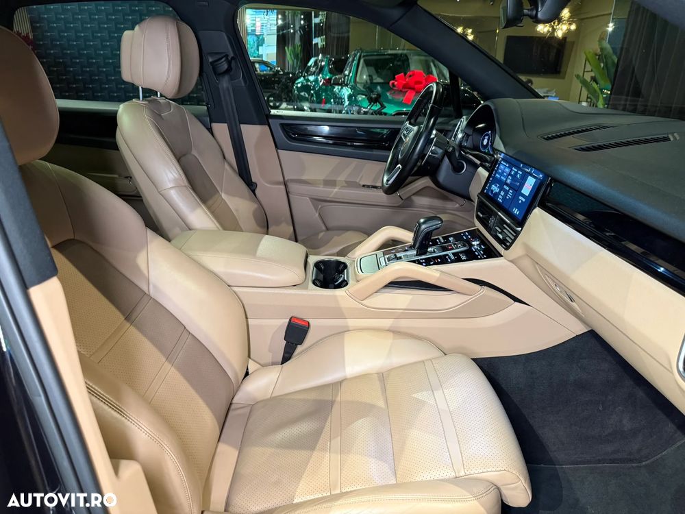 Porsche Cayenne - 23