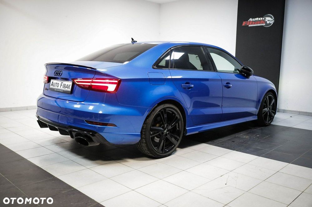 Audi RS3 Limousine - 13