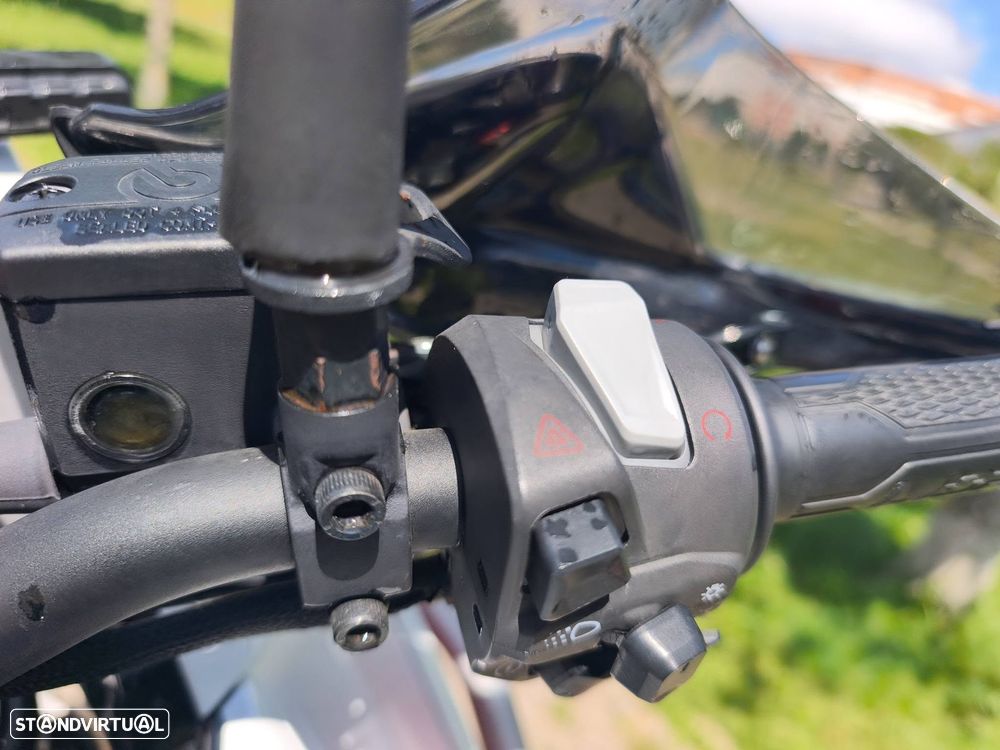 Moto Morini X-Cape 650 - 12