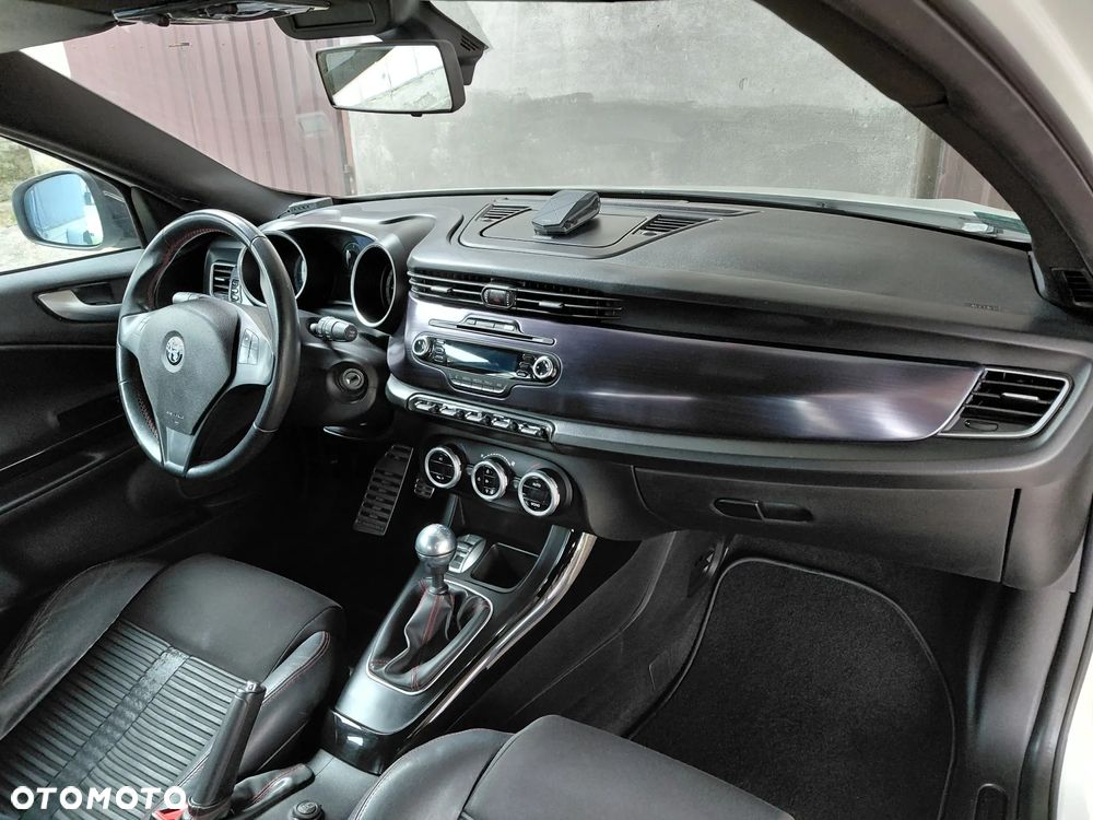 Alfa Romeo Giulietta 2.0 JTDM 16V - 13