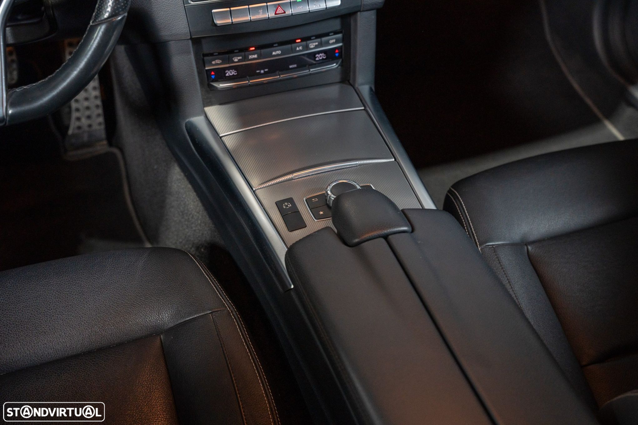 Mercedes-Benz E 250 BlueTEC Avantgarde Auto. - 31