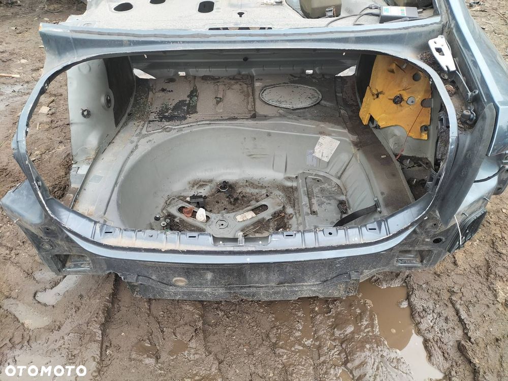 WANNA BAGAŻNIKA PAS TYLNY AUDI A6 C6 LZ7R - 1