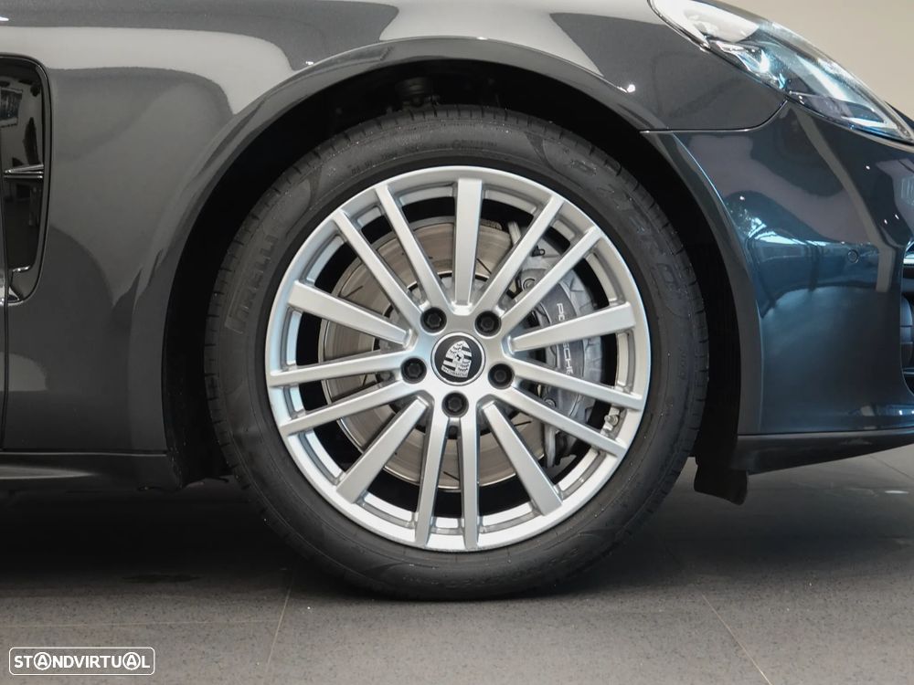 Porsche Panamera Sport Turismo 4 E-Hybrid - 11