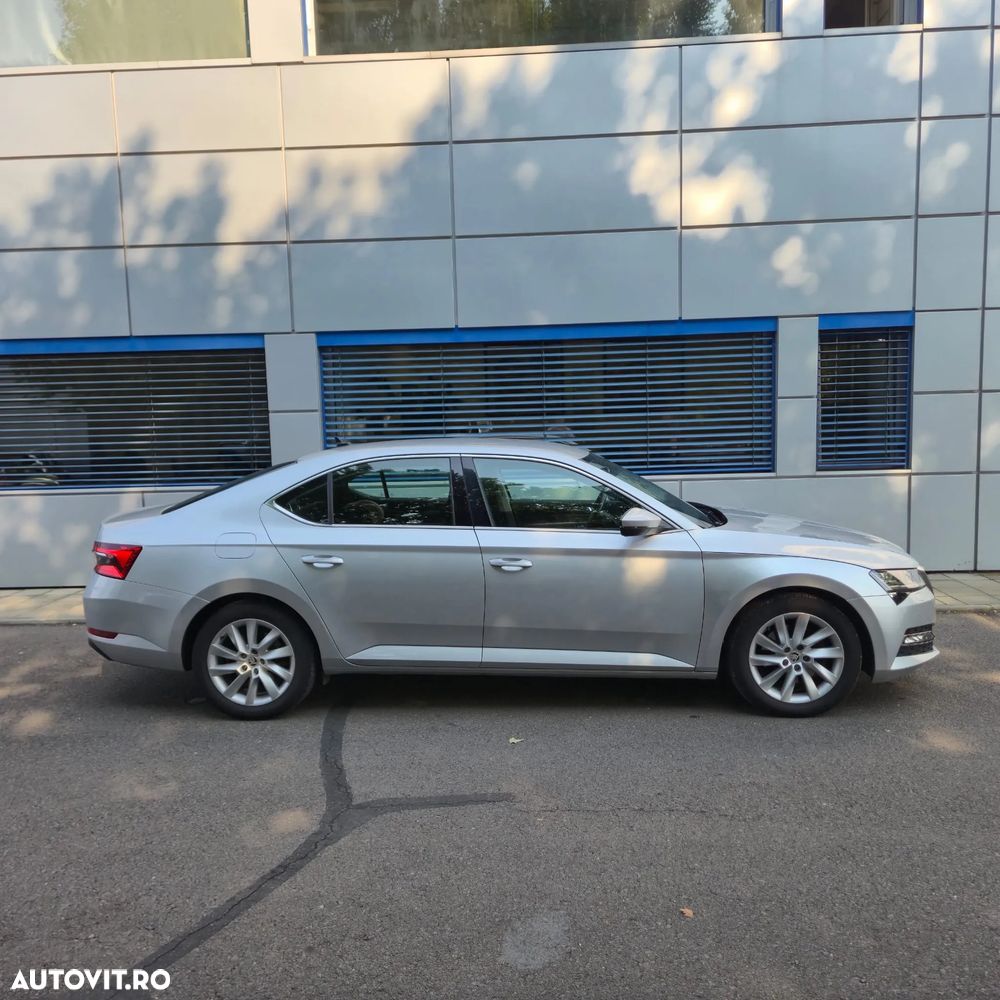 Skoda Superb 2.0 TDI 4X4 DSG Style - 6