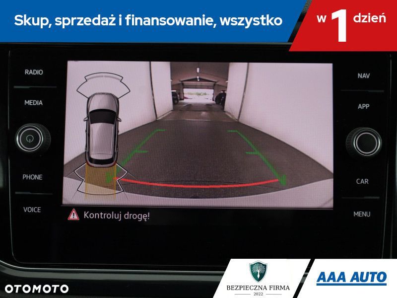 Volkswagen T-Roc - 17