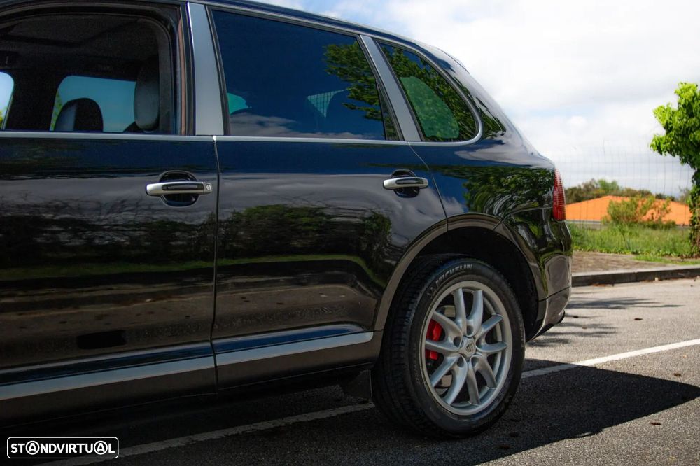 Porsche Cayenne Turbo - 48