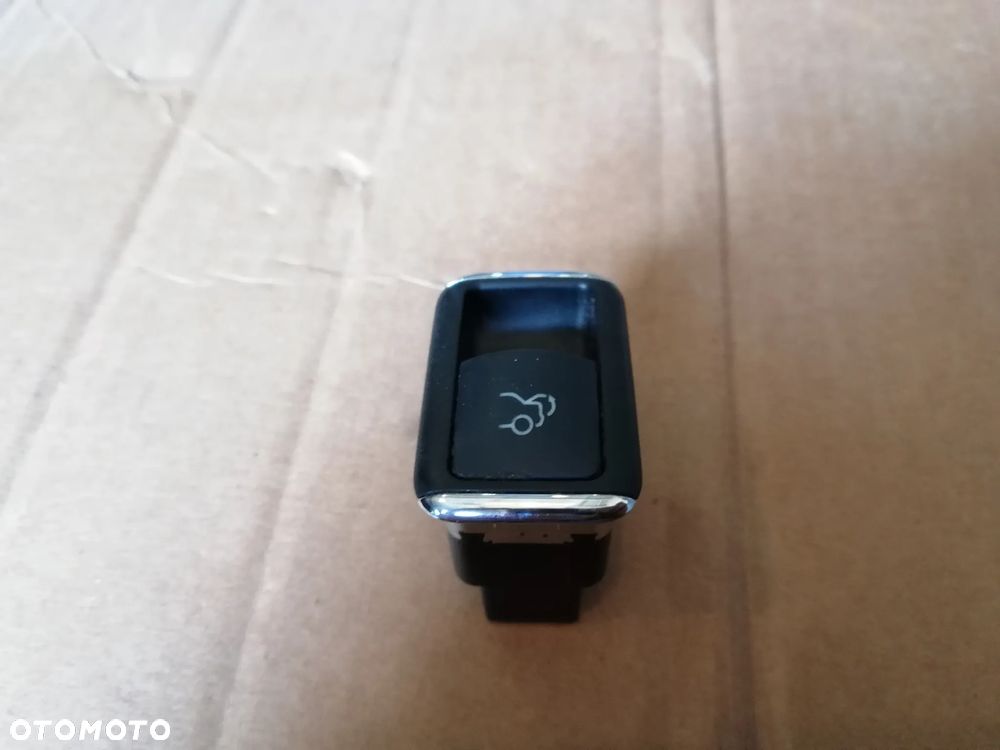 Mercedes C207 W212 Przycisk Otwierania Bagażnika A2128204410 - 1
