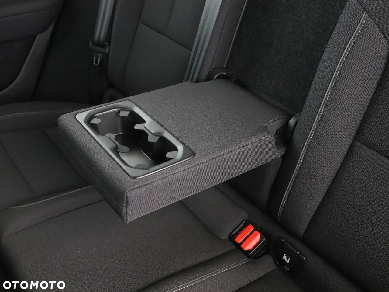 Volvo XC 40 T3 Momentum Pro - 36