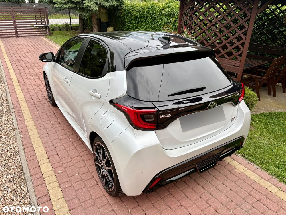 Toyota Yaris Hybrid 1.5 GR Sport - 35