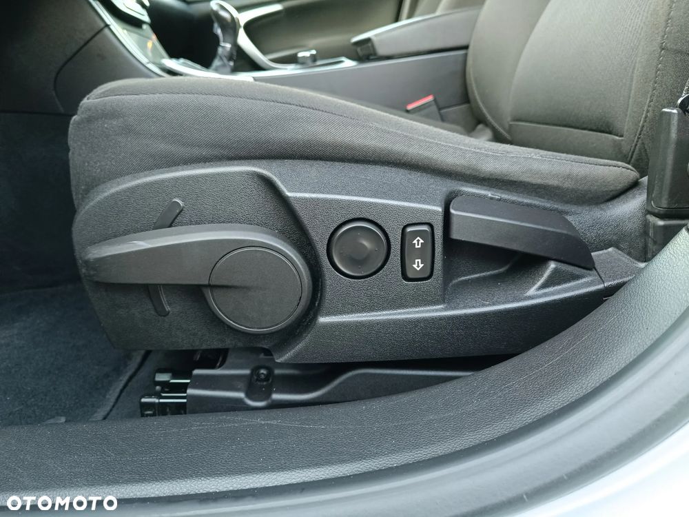 Opel Insignia 1.6 Turbo Design Edition - 37