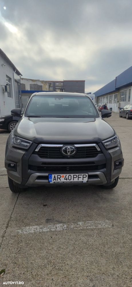 Toyota Hilux 2.8D 204CP 4x4 Double Cab AT Invincible Color Edition - 4