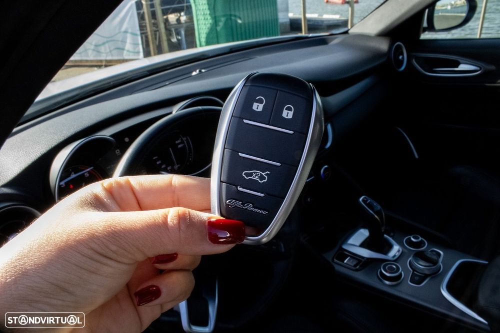 Alfa Romeo Giulia 2.2 D Ti AT8 - 21