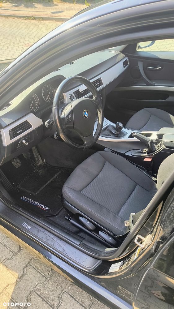 BMW Seria 3 318i - 8