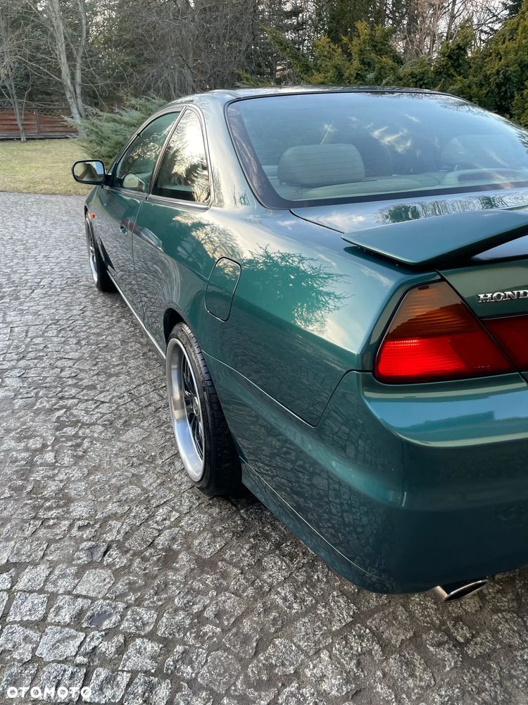 Honda Accord 3.0i ES - 24