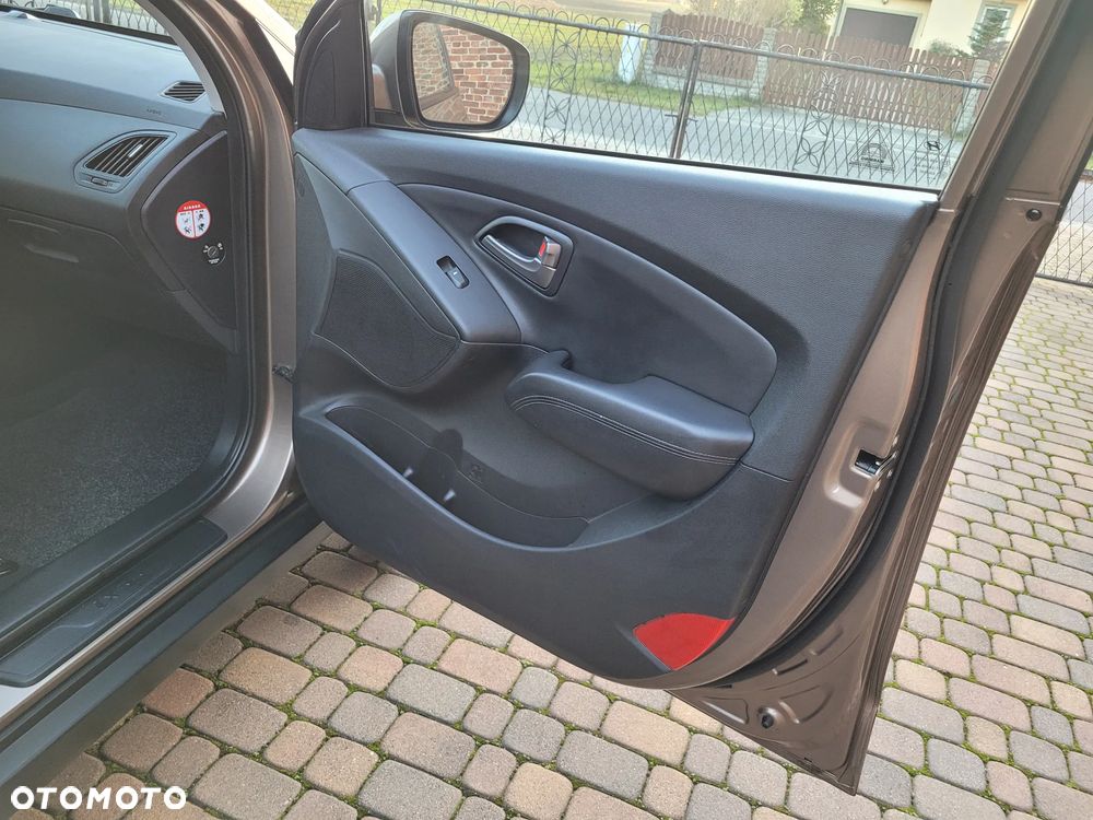 Hyundai ix35 2.0 2WD Trend - 16