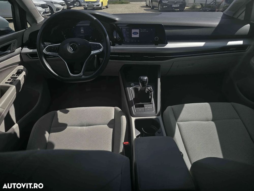 Volkswagen Golf - 11