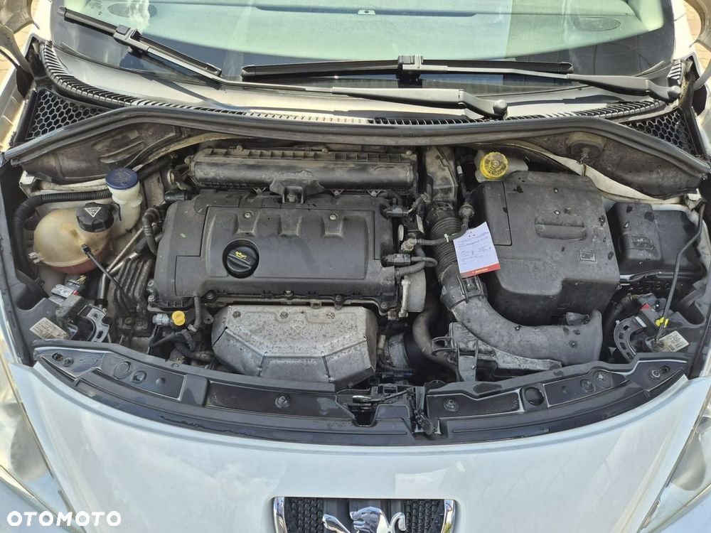Peugeot 207 - 8