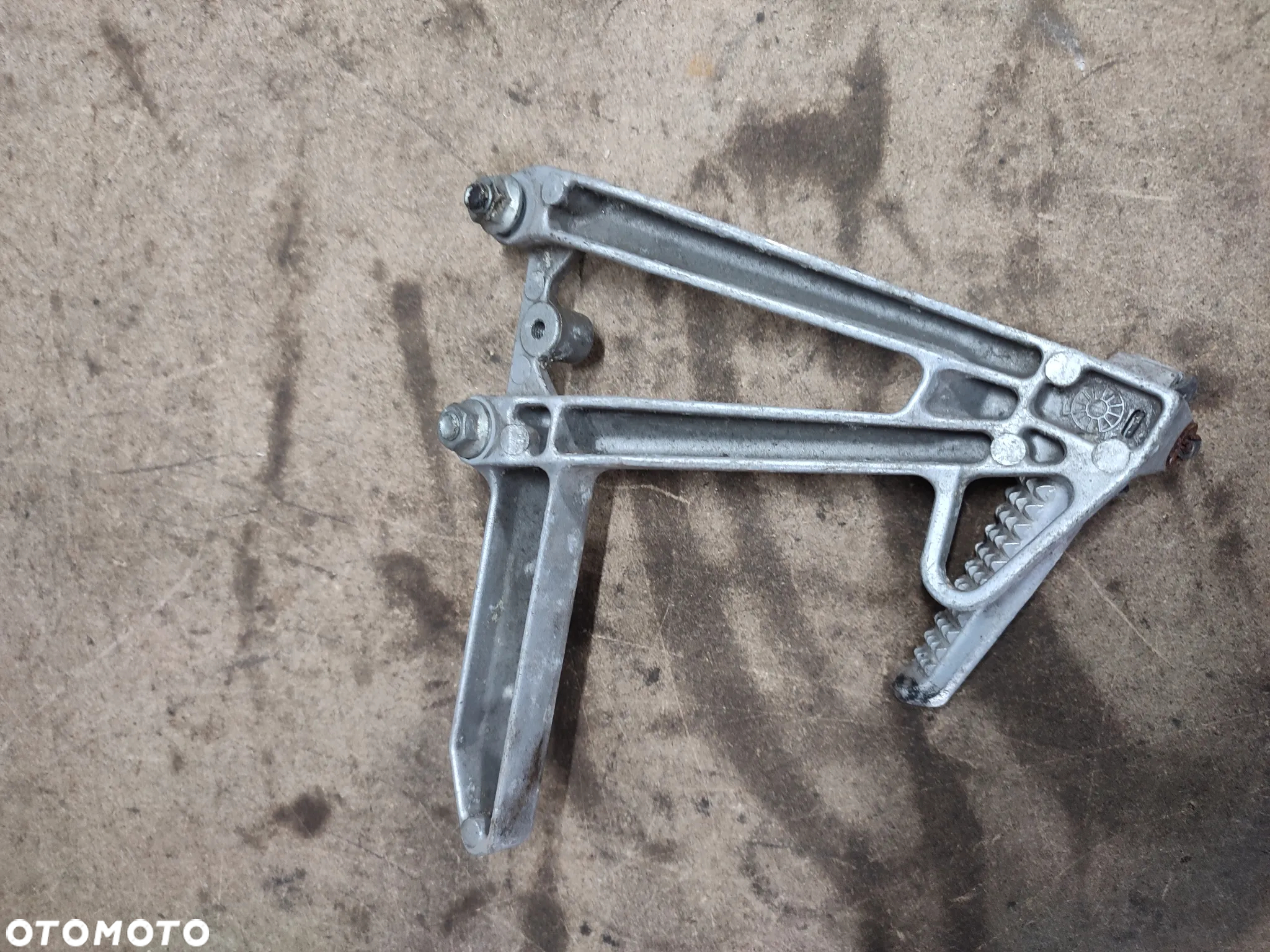 Set pasażera, podnóżek lewy tył Honda CBR 600 F4 - 7