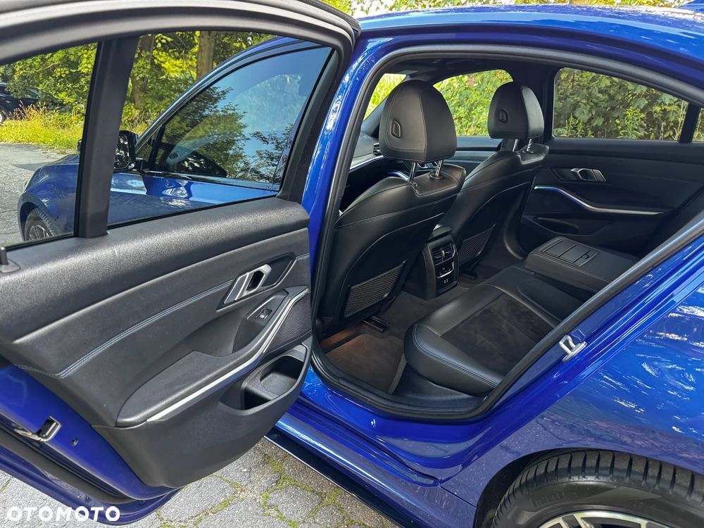 BMW Seria 3 318d M Sport - 31