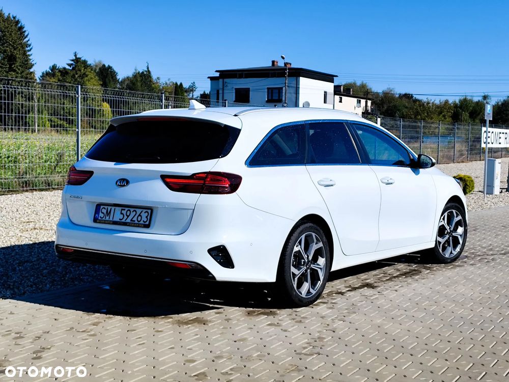 Kia Ceed 1.6 CRDi mHEV Business Line - 33