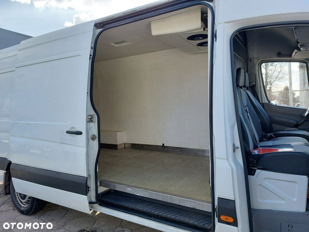Mercedes-Benz Sprinter - 11