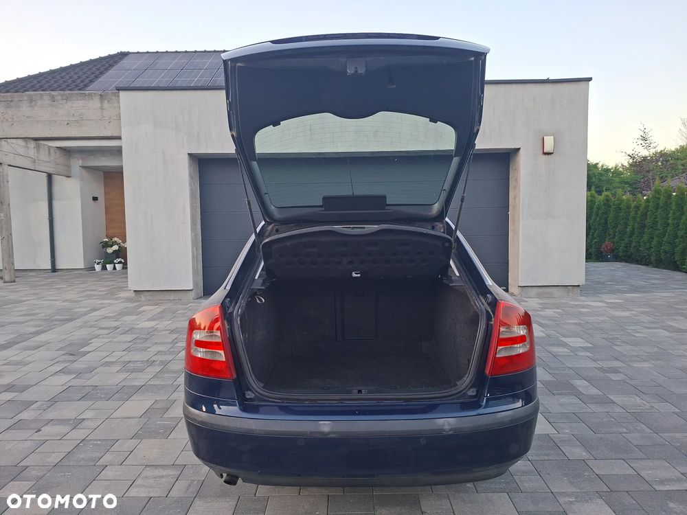 Skoda Octavia 1.6 FSI Classic - 10